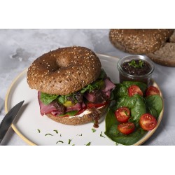  Bagel multigrains pastrami et tomato relish 