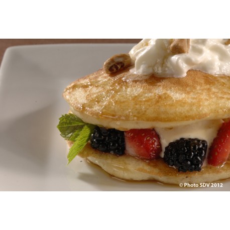  Mille feuilles de pancakes et fruits rouges 